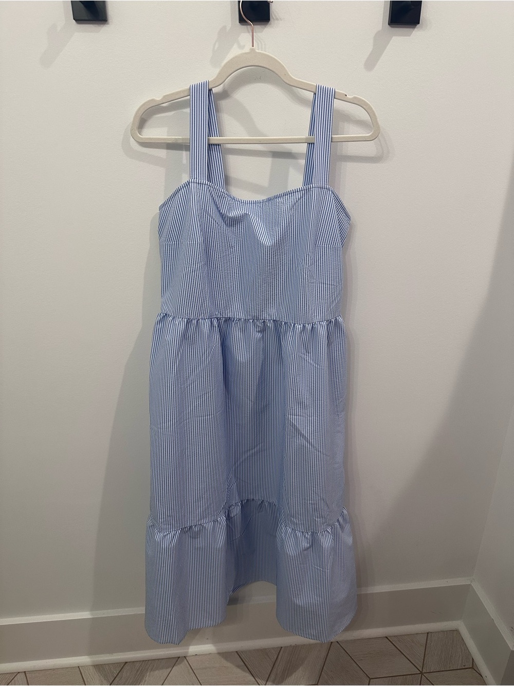 Vineyard Vines women Light Blue & White seersucker Striped Sundress